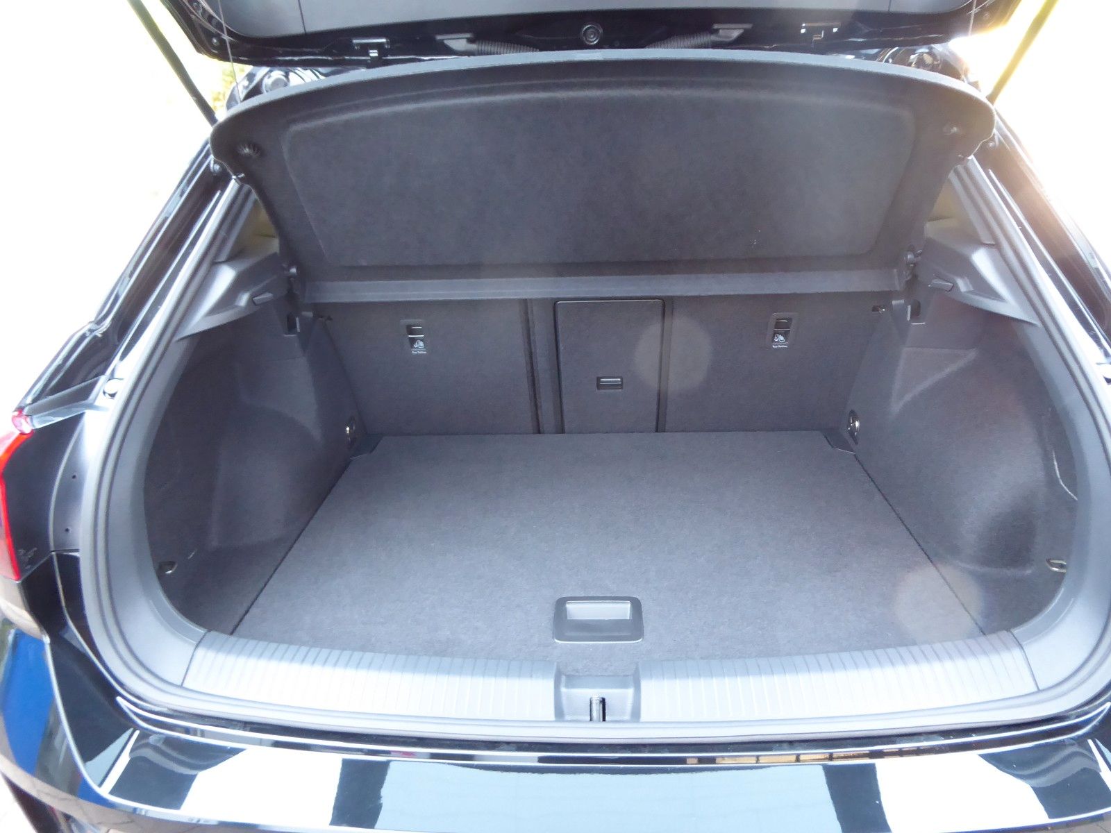 T-Roc R Line/ AHK/LED/NAVI